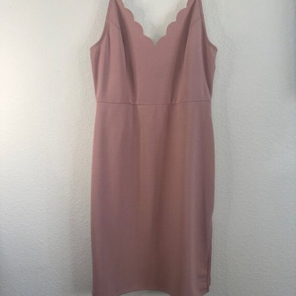 SOCIALITE ‎ laser cut scallop bodycon - Picture 4 of 7